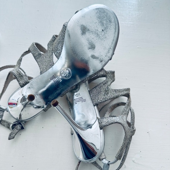 Michael Kors Silver Yvonne Ankle Strap Sandal - Size 10M - Picture 8 of 8
